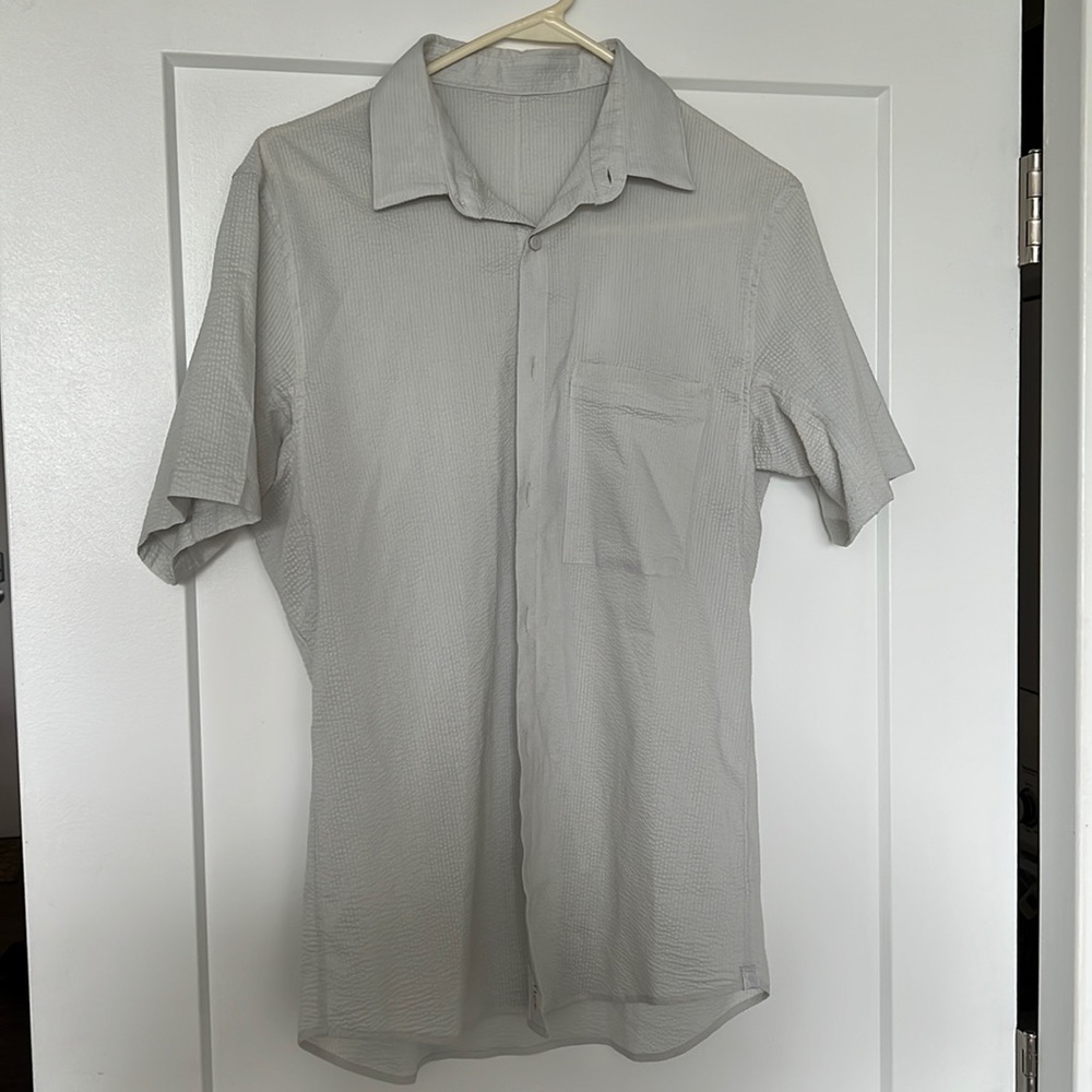 Lululemon street lite shirt sleeve short vapor gray size small.